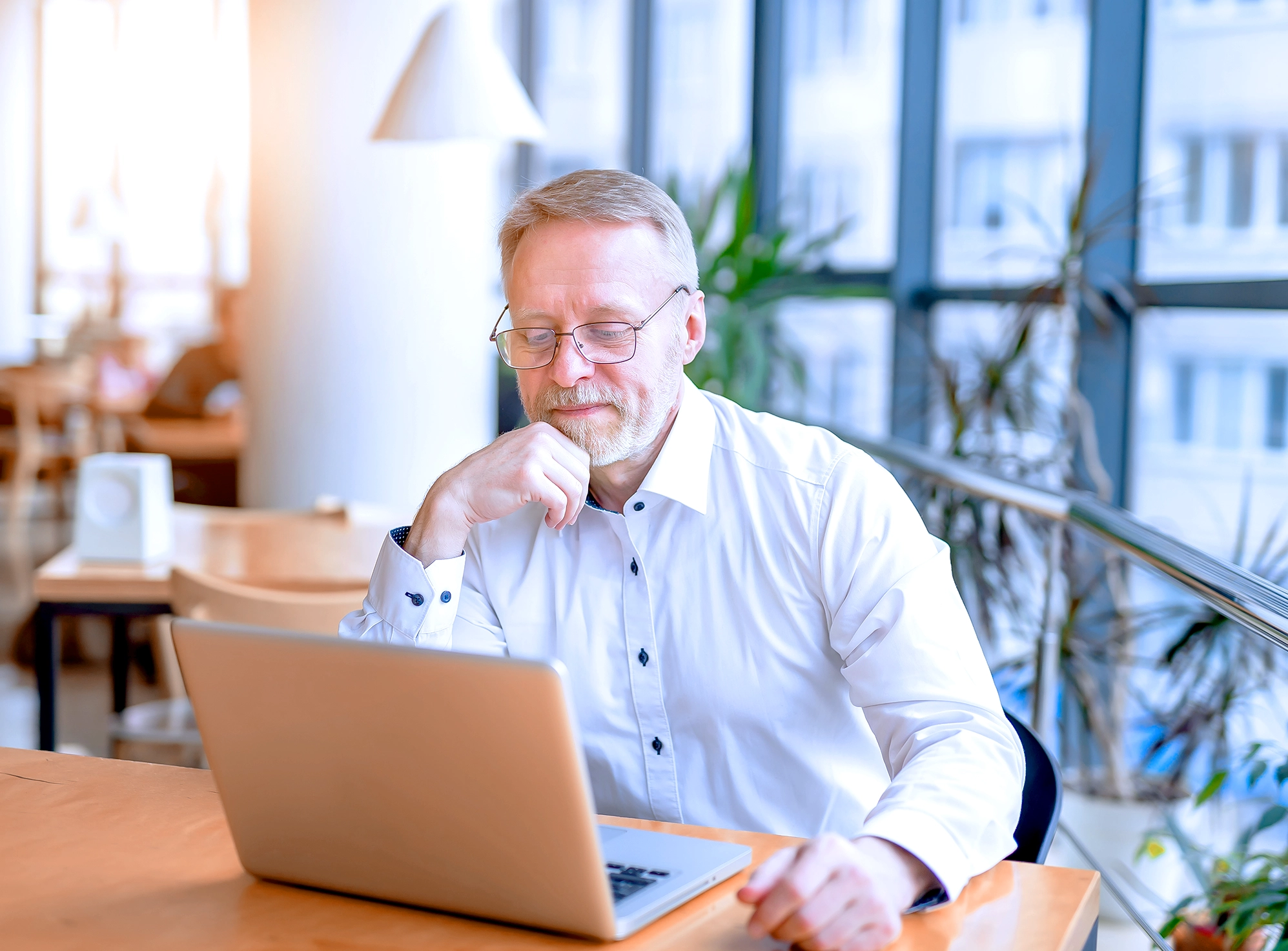 KI, Brandschutz und Baurecht – passt das zusammen? Kann Künstliche Intelligenz Brände löschen? Nein. Aber sie hilft, Risiken früh zu erkennen, Planung zu beschleunigen und Rechtssicherheit zu erhöhen. Erfahren Sie in dieser Schulung, wie Sie KI gezielt einsetzen, um im Brandschutz und Baurecht schneller, sicherer und strukturierter zu arbeiten.